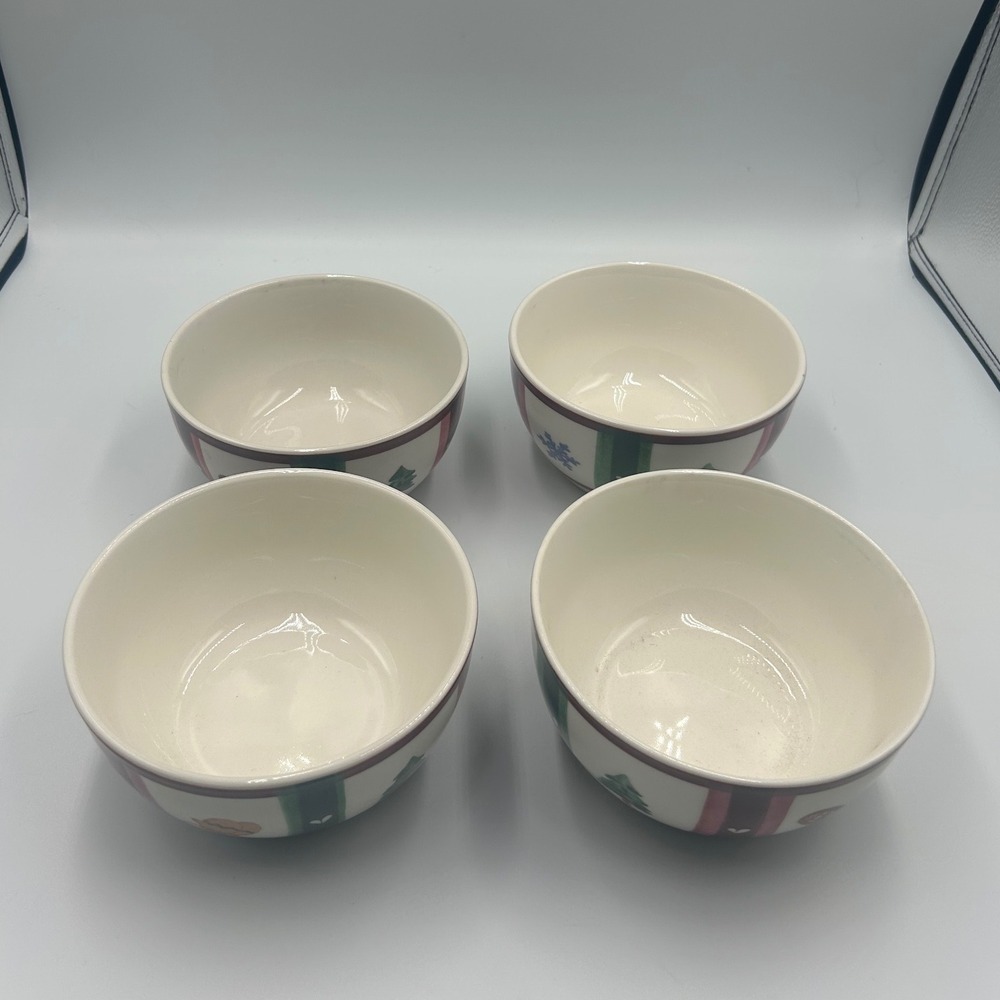 Pfaltzgraff Snow Bear Christmas Holiday Dinnerware Set 12pc Plates and Bowls - Picture 5 of 9